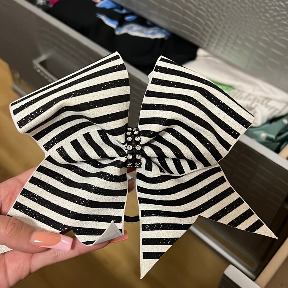 Cheer Bow